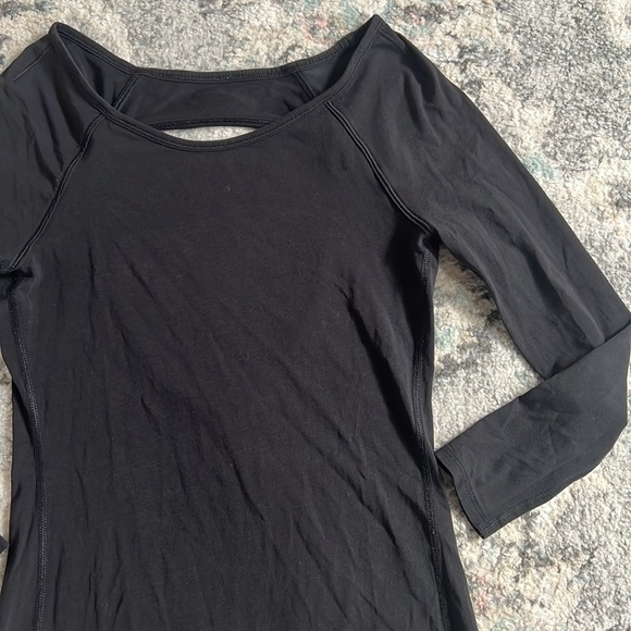 Lululemon black long sleeve top - Picture 3 of 10